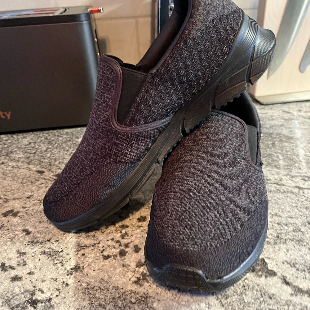 Skechers Men's Relaxed Fit Blk Slip on Shoes Size 8.5 #232064 NWOB